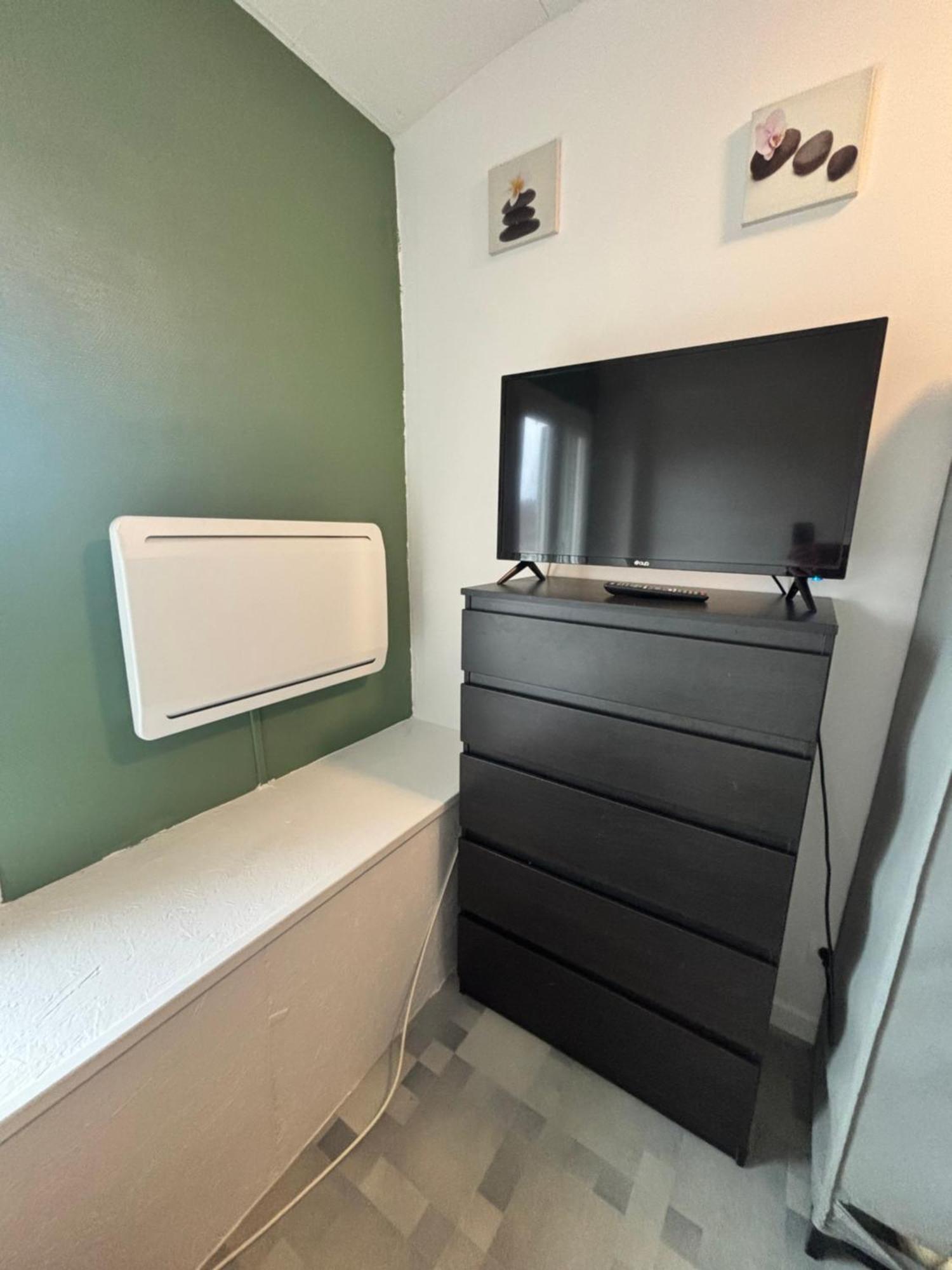 Le Gite "Detroit Studette" Besancon Confort Et Simplicite Luaran gambar